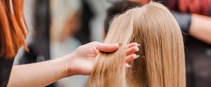 Ile kosztuje peruka w sklepie medycznym? Sprawdź ceny i porady